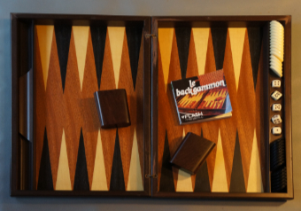 BACKGAMMON
